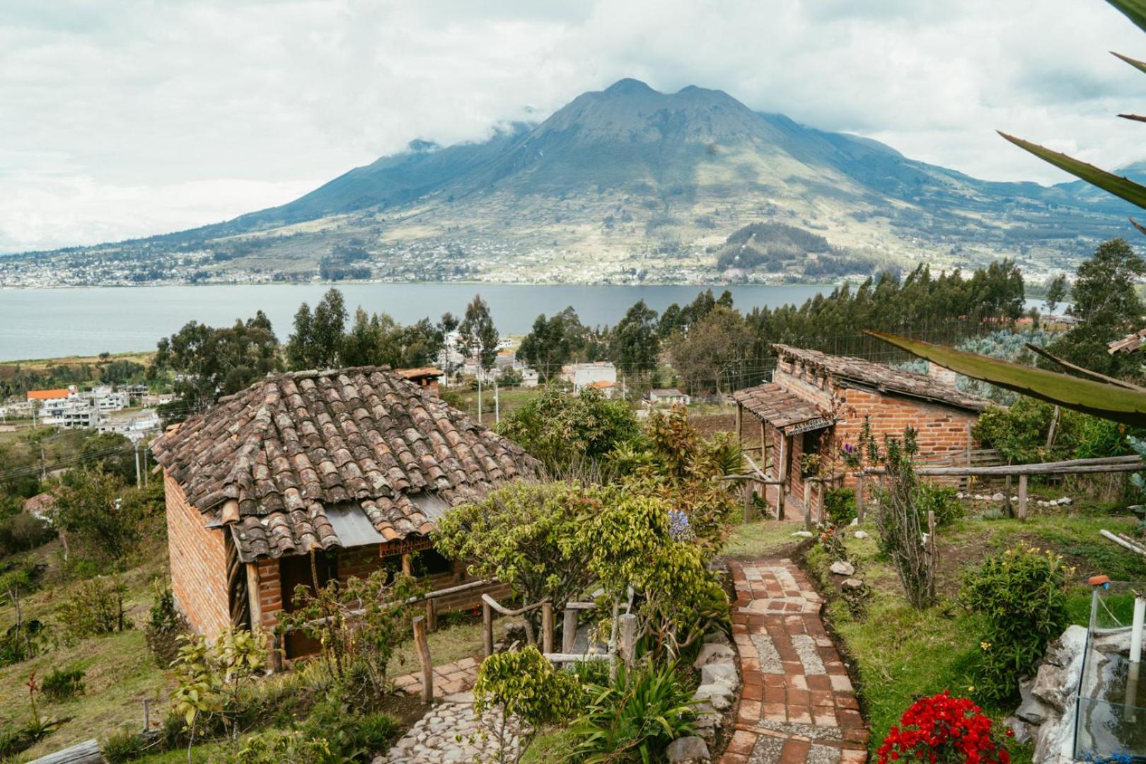 Cabanas Y Glampings Balcon Del Lago Otavalo Esterno foto